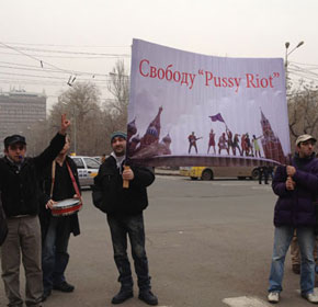 ‘Freedom to Pussy Riot’: Activists Protest Outside Russian Embassy in Yerevan (PHOTOS, VIDEO) ‘Freedom to Pussy Riot’: Activists Protest Outside Russian Embassy in Yerevan (PHOTOS, VIDEO)
